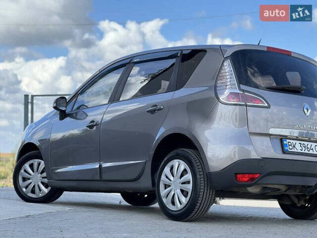 Серый Рено Сценик, объемом двигателя 1.5 л и пробегом 220 тыс. км за 7900 $, фото 13 на Automoto.ua