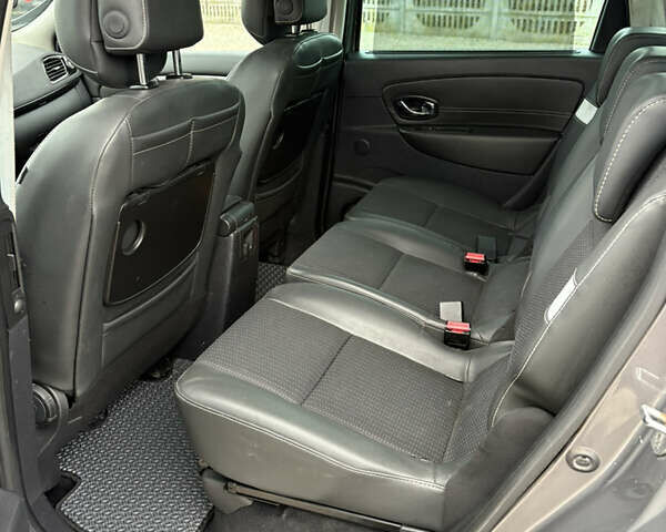 Серый Рено Сценик, объемом двигателя 1.5 л и пробегом 230 тыс. км за 8999 $, фото 18 на Automoto.ua