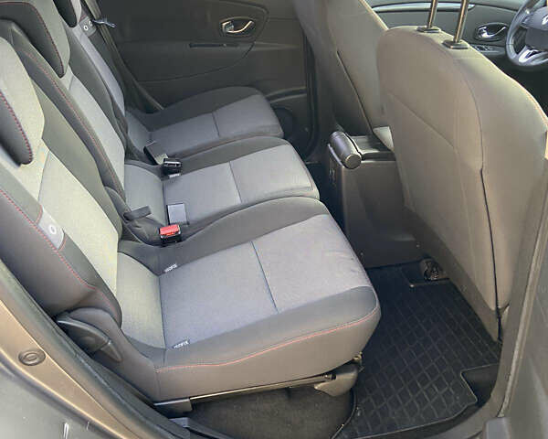 Сірий Рено Сценік, об'ємом двигуна 1.46 л та пробігом 155 тис. км за 8900 $, фото 11 на Automoto.ua