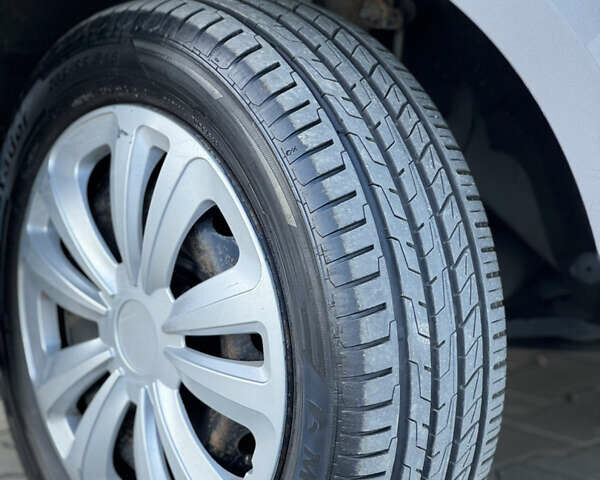 Серый Рено Сценик, объемом двигателя 1.5 л и пробегом 220 тыс. км за 7900 $, фото 10 на Automoto.ua