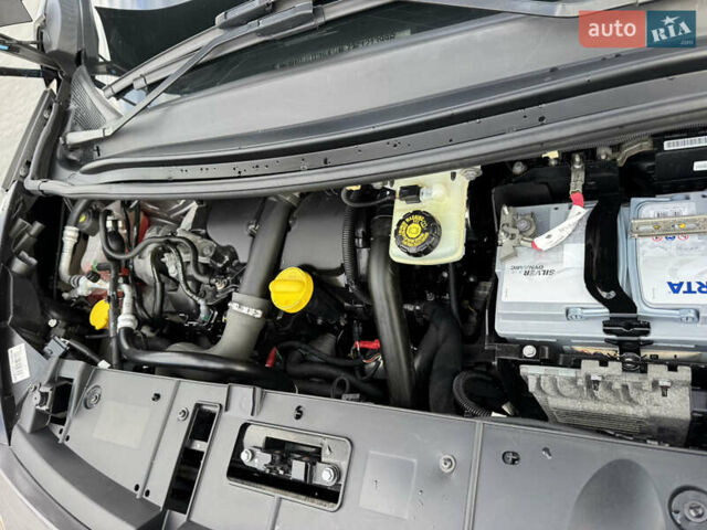 Серый Рено Сценик, объемом двигателя 1.5 л и пробегом 203 тыс. км за 9950 $, фото 47 на Automoto.ua