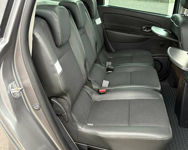 Серый Рено Сценик, объемом двигателя 1.5 л и пробегом 230 тыс. км за 8999 $, фото 21 на Automoto.ua