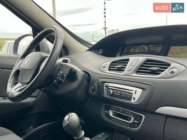 Серый Рено Сценик, объемом двигателя 1.5 л и пробегом 271 тыс. км за 8990 $, фото 11 на Automoto.ua