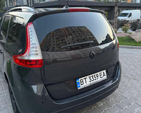 Серый Рено Сценик, объемом двигателя 1.46 л и пробегом 332 тыс. км за 6000 $, фото 15 на Automoto.ua