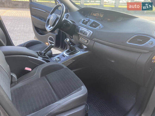 Серый Рено Сценик, объемом двигателя 1.5 л и пробегом 260 тыс. км за 11250 $, фото 11 на Automoto.ua