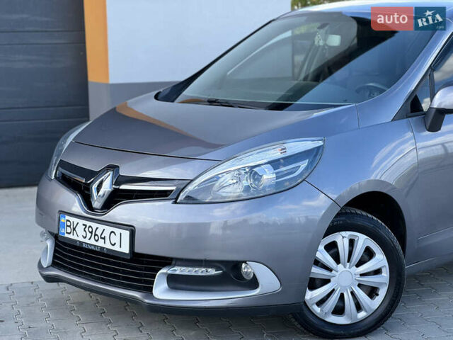 Серый Рено Сценик, объемом двигателя 1.5 л и пробегом 220 тыс. км за 7900 $, фото 6 на Automoto.ua