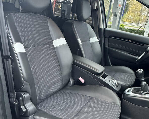 Серый Рено Сценик, объемом двигателя 1.5 л и пробегом 178 тыс. км за 10200 $, фото 33 на Automoto.ua