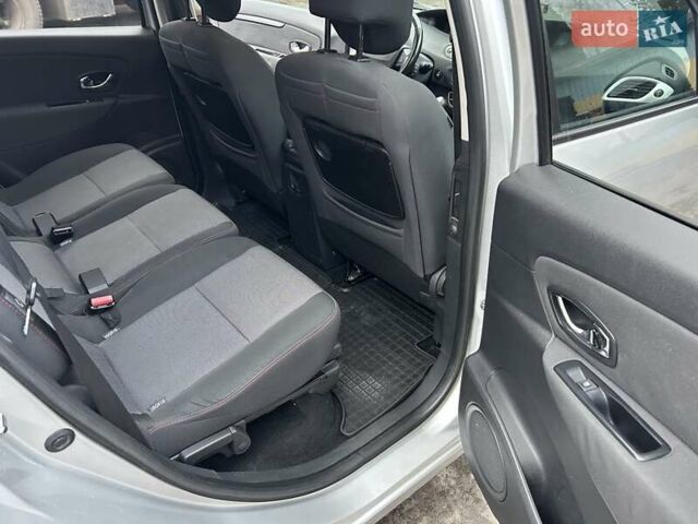 Сірий Рено Сценік, об'ємом двигуна 1.6 л та пробігом 254 тис. км за 8300 $, фото 22 на Automoto.ua