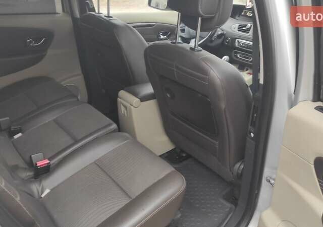 Серый Рено Сценик, объемом двигателя 1.46 л и пробегом 220 тыс. км за 8999 $, фото 2 на Automoto.ua