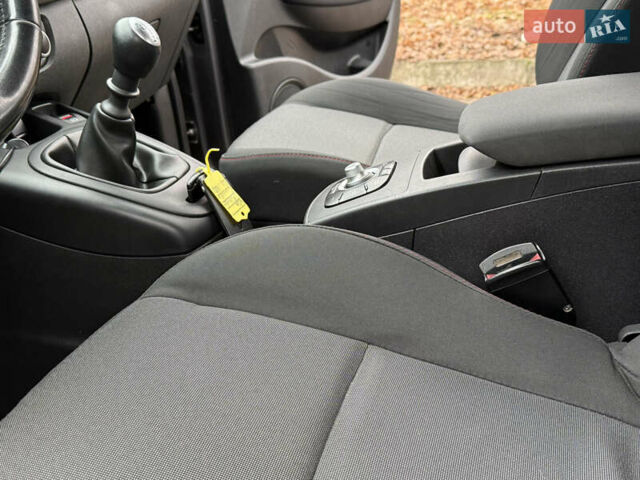 Серый Рено Сценик, объемом двигателя 1.5 л и пробегом 217 тыс. км за 7450 $, фото 24 на Automoto.ua