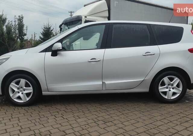 Серый Рено Сценик, объемом двигателя 1.46 л и пробегом 220 тыс. км за 8999 $, фото 8 на Automoto.ua