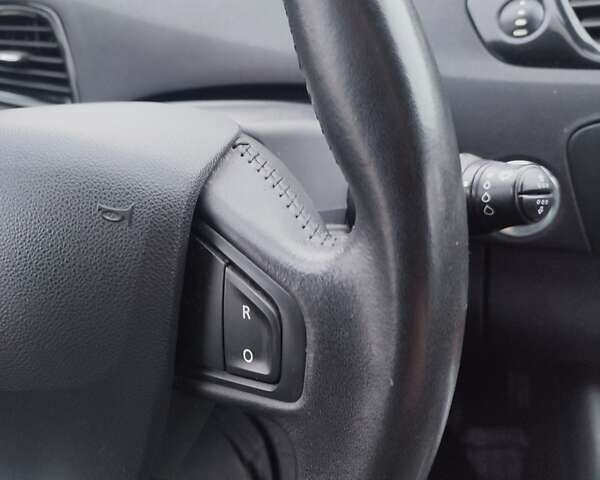 Сірий Рено Сценік, об'ємом двигуна 1.46 л та пробігом 135 тис. км за 9600 $, фото 3 на Automoto.ua