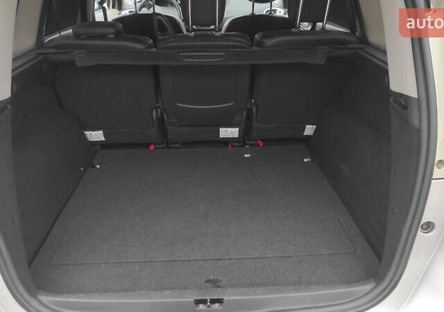 Серый Рено Сценик, объемом двигателя 1.46 л и пробегом 220 тыс. км за 8999 $, фото 3 на Automoto.ua