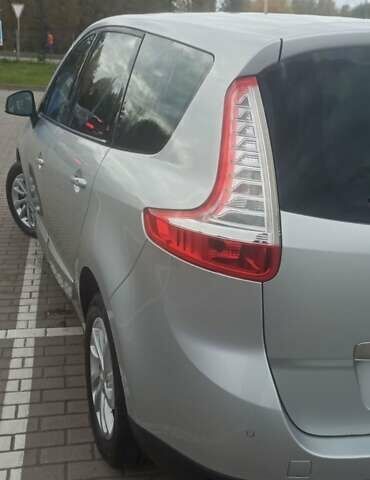 Рено Сценік 2014 у Дубно на Automoto.ua Сірий Рено Сценік, об'ємом двигуна 1.6 л та пробігом 264 тис. км за 8950 $, фото 1 на Automoto.ua