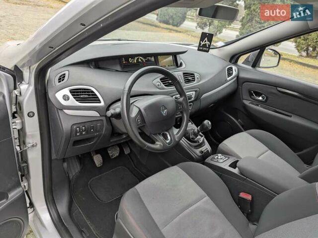 Сірий Рено Сценік, об'ємом двигуна 1.46 л та пробігом 237 тис. км за 8950 $, фото 13 на Automoto.ua
