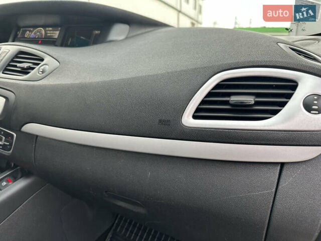 Сірий Рено Сценік, об'ємом двигуна 1.5 л та пробігом 181 тис. км за 9800 $, фото 62 на Automoto.ua