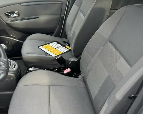 Сірий Рено Сценік, об'ємом двигуна 1.5 л та пробігом 246 тис. км за 7600 $, фото 16 на Automoto.ua