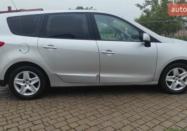 Серый Рено Сценик, объемом двигателя 1.46 л и пробегом 220 тыс. км за 8999 $, фото 7 на Automoto.ua