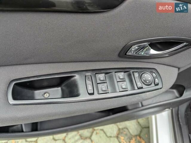 Сірий Рено Сценік, об'ємом двигуна 1.46 л та пробігом 237 тис. км за 8950 $, фото 11 на Automoto.ua