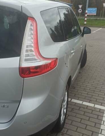 Рено Сценік 2014 у Дубно на Automoto.ua Сірий Рено Сценік, об'ємом двигуна 1.6 л та пробігом 264 тис. км за 8950 $, фото 9 на Automoto.ua