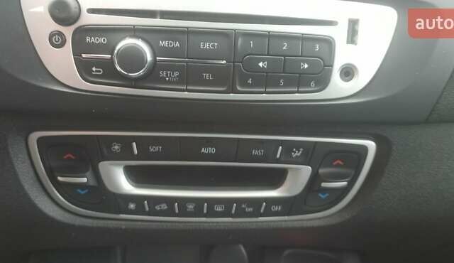 Рено Сценік 2014 у Дубно на Automoto.ua Сірий Рено Сценік, об'ємом двигуна 1.6 л та пробігом 264 тис. км за 8950 $, фото 24 на Automoto.ua