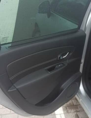 Рено Сценік 2014 у Дубно на Automoto.ua Сірий Рено Сценік, об'ємом двигуна 1.6 л та пробігом 264 тис. км за 8950 $, фото 14 на Automoto.ua