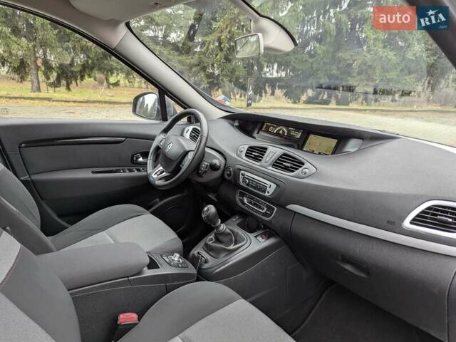 Сірий Рено Сценік, об'ємом двигуна 1.46 л та пробігом 237 тис. км за 8950 $, фото 27 на Automoto.ua