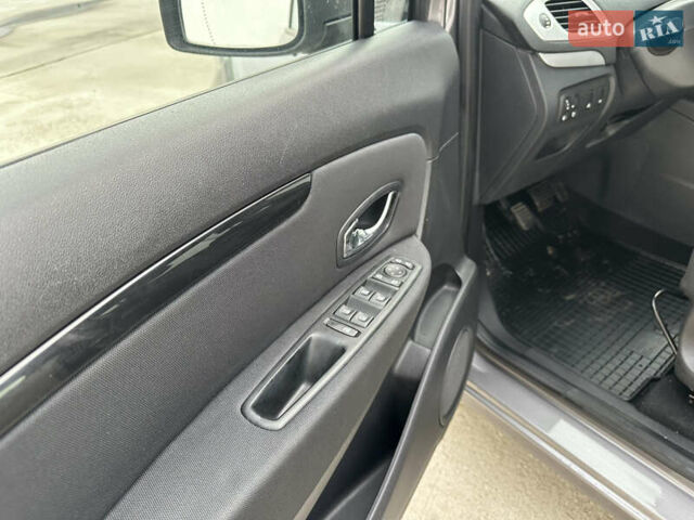 Сірий Рено Сценік, об'ємом двигуна 1.5 л та пробігом 181 тис. км за 9800 $, фото 30 на Automoto.ua