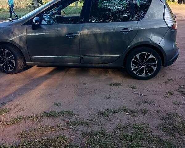 Сірий Рено Сценік, об'ємом двигуна 1.46 л та пробігом 160 тис. км за 10500 $, фото 1 на Automoto.ua