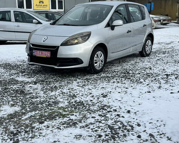 Сірий Рено Сценік, об'ємом двигуна 1.5 л та пробігом 246 тис. км за 7600 $, фото 1 на Automoto.ua