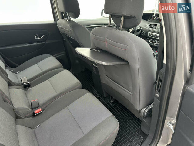 Сірий Рено Сценік, об'ємом двигуна 1.5 л та пробігом 181 тис. км за 9800 $, фото 56 на Automoto.ua