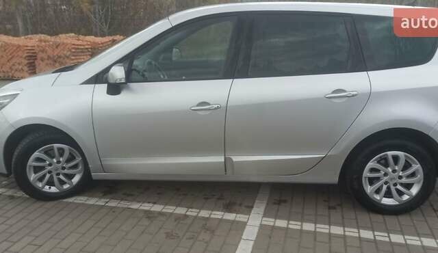 Рено Сценік 2014 у Дубно на Automoto.ua Сірий Рено Сценік, об'ємом двигуна 1.6 л та пробігом 264 тис. км за 8950 $, фото 10 на Automoto.ua