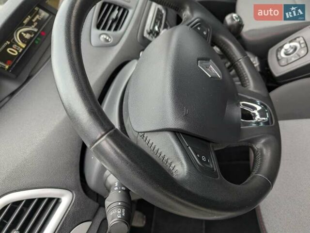 Сірий Рено Сценік, об'ємом двигуна 1.46 л та пробігом 237 тис. км за 8950 $, фото 17 на Automoto.ua
