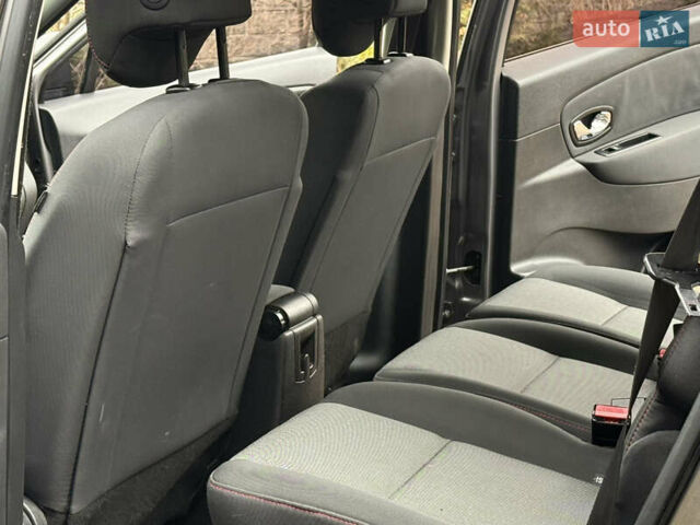 Серый Рено Сценик, объемом двигателя 1.5 л и пробегом 217 тыс. км за 7450 $, фото 15 на Automoto.ua