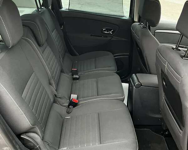 Серый Рено Сценик, объемом двигателя 1.5 л и пробегом 264 тыс. км за 9300 $, фото 22 на Automoto.ua