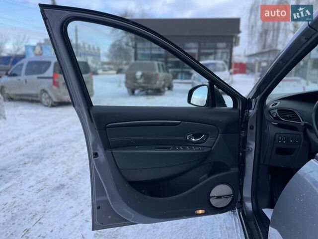 Сірий Рено Сценік, об'ємом двигуна 1.6 л та пробігом 230 тис. км за 11050 $, фото 8 на Automoto.ua