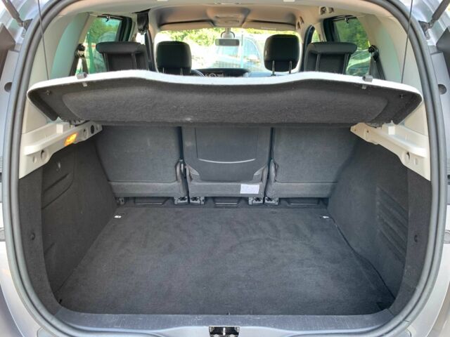 Рено Сценик 2015 в Бердичеве на Automoto.ua Серый Рено Сценик, объемом двигателя 1.5 л и пробегом 264 тыс. км за 9299 $, фото 10 на Automoto.ua