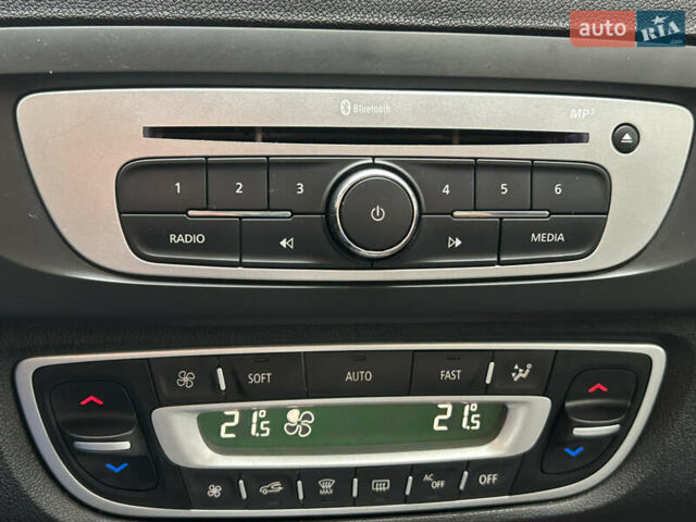 Серый Рено Сценик, объемом двигателя 1.46 л и пробегом 213 тыс. км за 9299 $, фото 37 на Automoto.ua