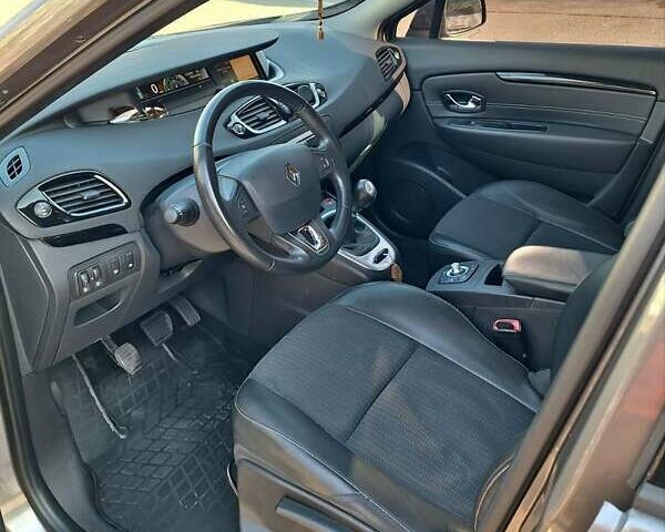 Серый Рено Сценик, объемом двигателя 1.46 л и пробегом 232 тыс. км за 9500 $, фото 5 на Automoto.ua