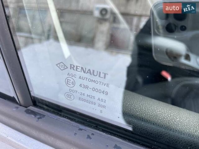 Сірий Рено Сценік, об'ємом двигуна 1.6 л та пробігом 230 тис. км за 11050 $, фото 68 на Automoto.ua