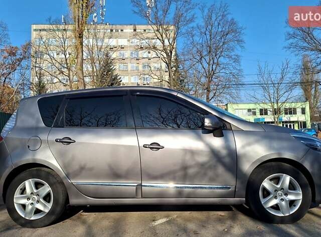 Серый Рено Сценик, объемом двигателя 1.46 л и пробегом 232 тыс. км за 9500 $, фото 2 на Automoto.ua