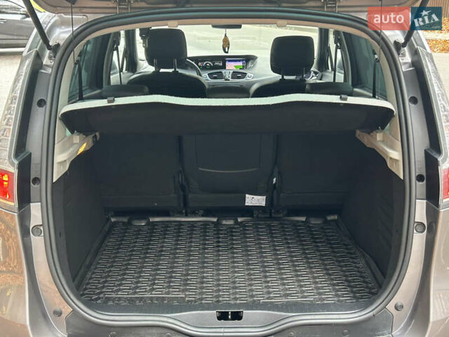 Серый Рено Сценик, объемом двигателя 1.46 л и пробегом 213 тыс. км за 9299 $, фото 31 на Automoto.ua