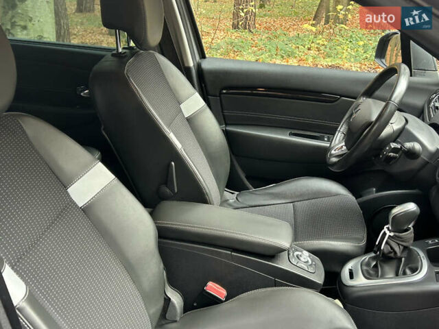 Серый Рено Сценик, объемом двигателя 1.46 л и пробегом 213 тыс. км за 9299 $, фото 35 на Automoto.ua