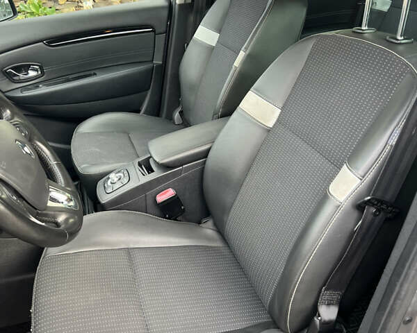 Сірий Рено Сценік, об'ємом двигуна 1.5 л та пробігом 150 тис. км за 10350 $, фото 18 на Automoto.ua