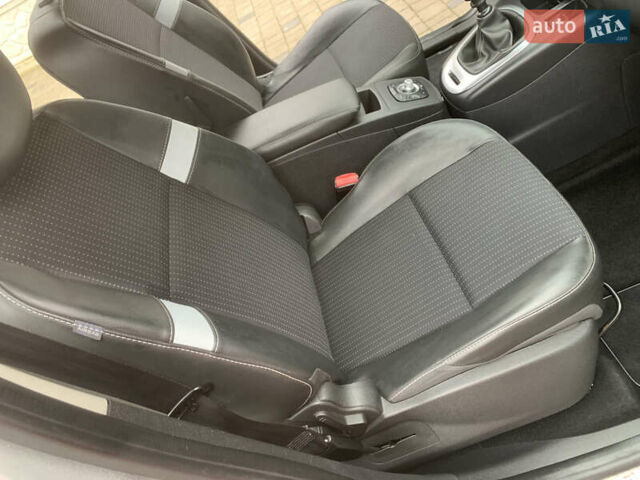 Серый Рено Сценик, объемом двигателя 1.6 л и пробегом 235 тыс. км за 8700 $, фото 22 на Automoto.ua