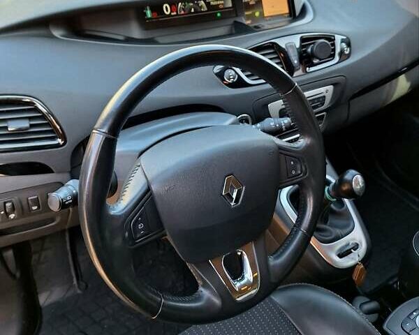 Серый Рено Сценик, объемом двигателя 1.46 л и пробегом 232 тыс. км за 9500 $, фото 4 на Automoto.ua