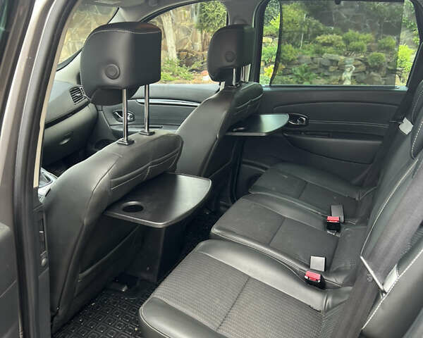 Сірий Рено Сценік, об'ємом двигуна 1.5 л та пробігом 150 тис. км за 10350 $, фото 27 на Automoto.ua