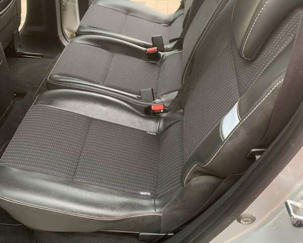 Серый Рено Сценик, объемом двигателя 1.6 л и пробегом 235 тыс. км за 8700 $, фото 20 на Automoto.ua