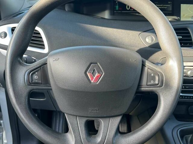 Сірий Рено Сценік, об'ємом двигуна 1.5 л та пробігом 200 тис. км за 9500 $, фото 11 на Automoto.ua