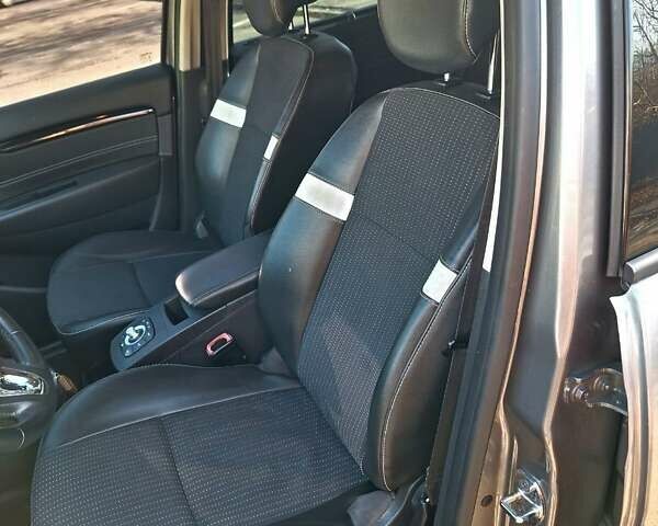 Серый Рено Сценик, объемом двигателя 1.46 л и пробегом 232 тыс. км за 9500 $, фото 7 на Automoto.ua